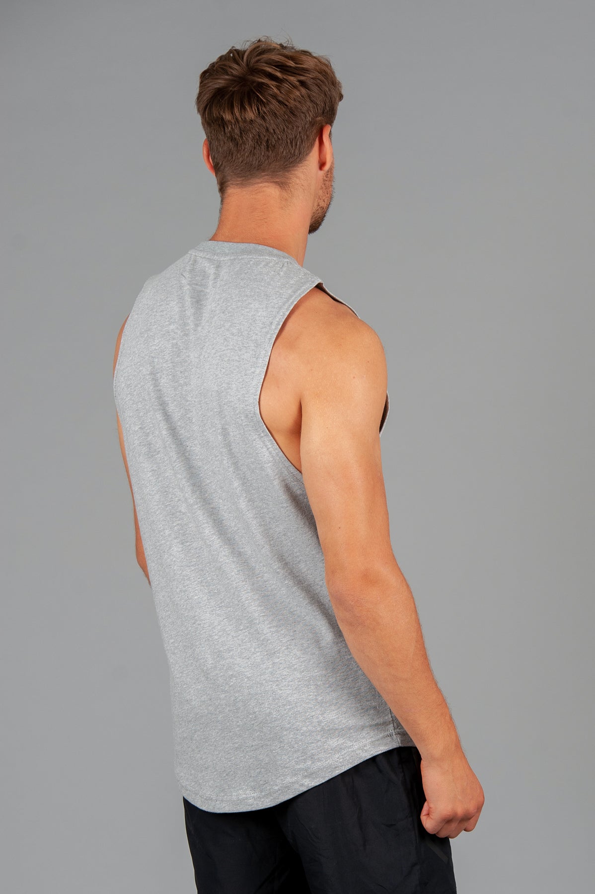 Back view of men's grey tank.